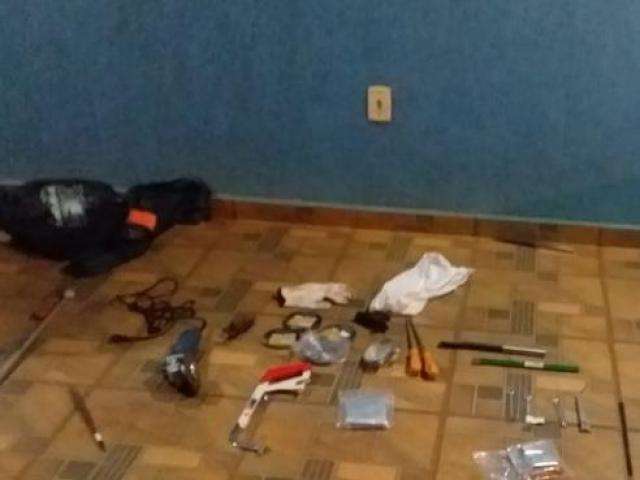 Homens invadem ag&ecirc;ncia dos Correios e s&atilde;o presos por tentativa de furto 