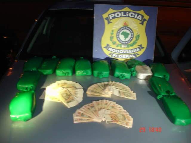  PRF apreende 12kg de coca&iacute;na e 600 notas falsas em Ponta Por&atilde;