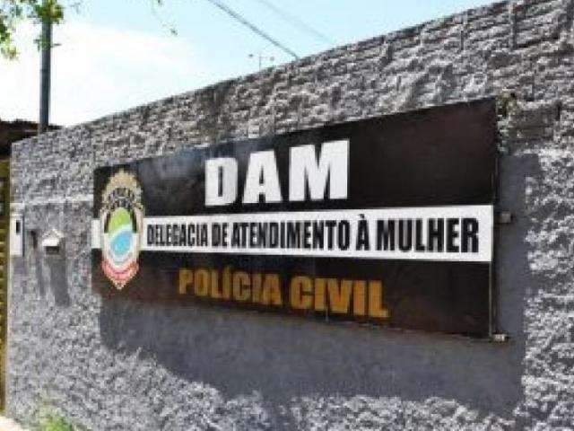 Av&oacute; &eacute; suspeita de &quot;autorizar&quot; viol&ecirc;ncia sexual contra menina de 13 anos