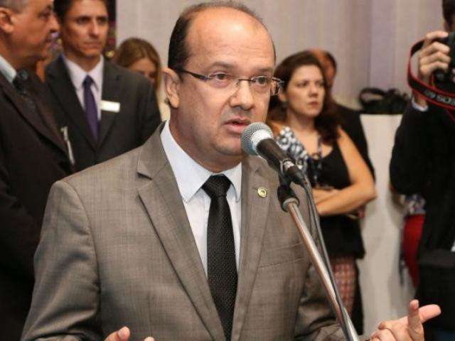Sondado por DEM e PSDB, deputado define novo partido at&eacute; quarta-feira