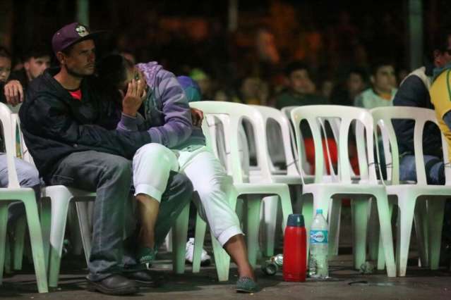 Torcida sai indignada da Vila, mas teve gente que fez piada com vexame