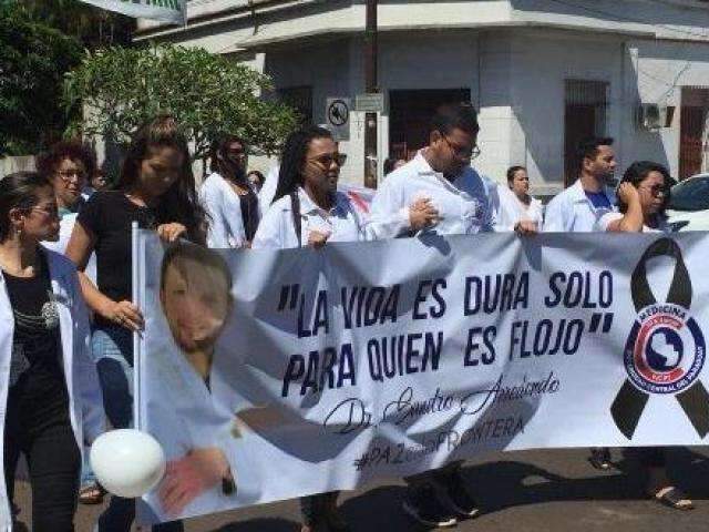 Popula&ccedil;&atilde;o pede paz em zona de guerra com dois homic&iacute;dios a cada tr&ecirc;s dias