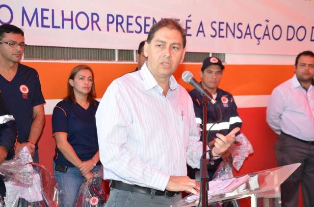 Prefeito culpa oposi&ccedil;&atilde;o por pol&ecirc;mica sobre show de Munhoz e Mariano