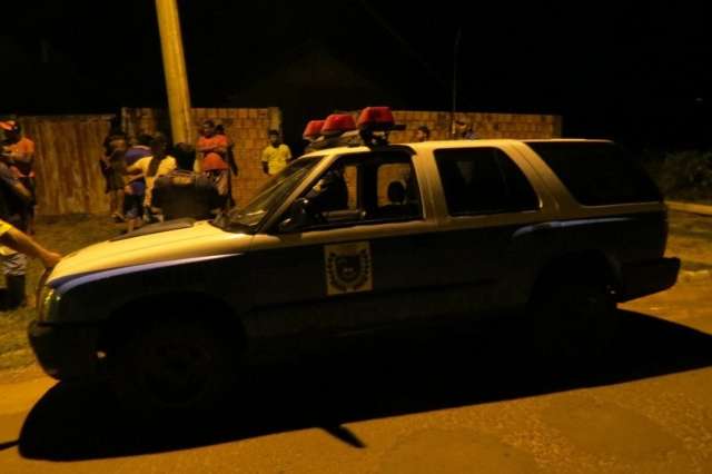 Jovens brigam por bon&eacute; e um &eacute; morto com v&aacute;rios golpes de faca