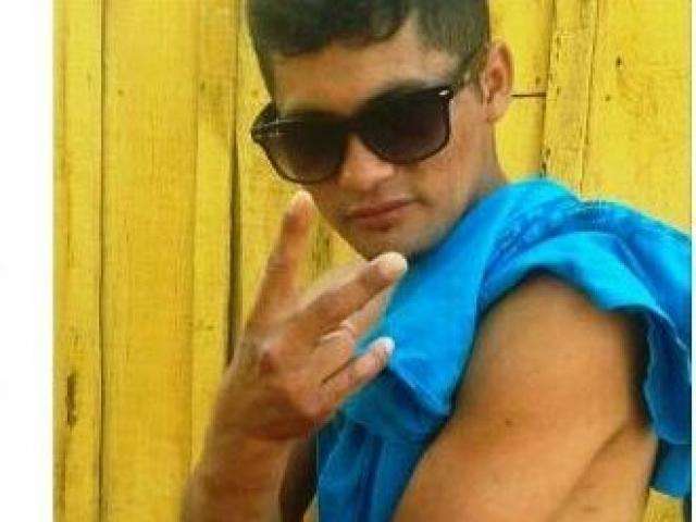 Jovem &eacute; sequestrado por homens armados ap&oacute;s discutir com familiares