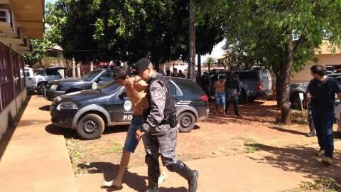 Polícia leva para depor 3 presos suspeitos de ligação com golpe do falso frete