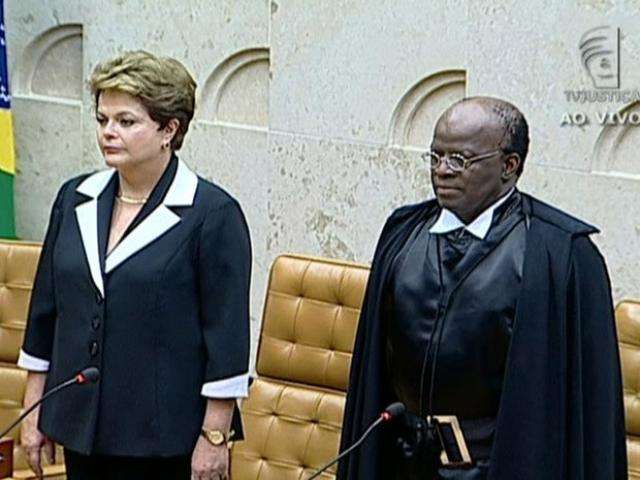 Posse de Joaquim Barbosa leva presidente e artistas para o STF