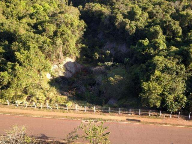 Drenagem revela problema estrutural em mureta no Parque das Na&ccedil;&otilde;es
