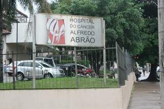 Hospital tem contratos com empresas de diretores. (Foto: Marcos Ermínio)
