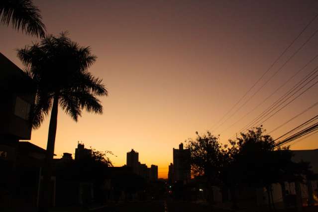 Vento deixa manh&atilde; fria, mas sol deve brilhar nesta ter&ccedil;a-feira
