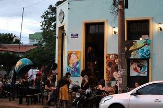 Bar fica no cruzamento das ruas Aporé com Paissandu. (Foto: Reprodução Facebook Genuíno)