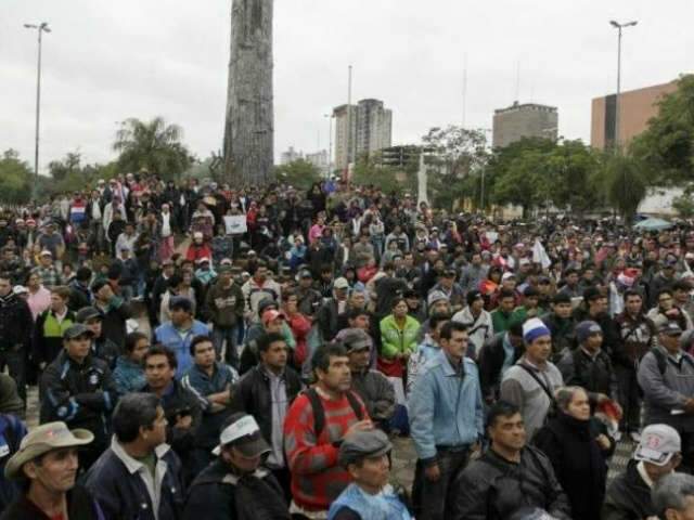  Ruas vazias e com&eacute;rcio fechado marcam as &uacute;ltimas horas no Paraguai