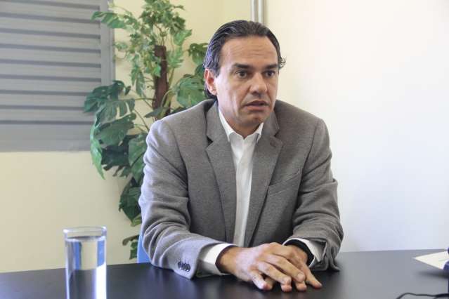 Dos candidatos a prefeito com mandato na Capital, s&oacute; um abre m&atilde;o de sal&aacute;rio