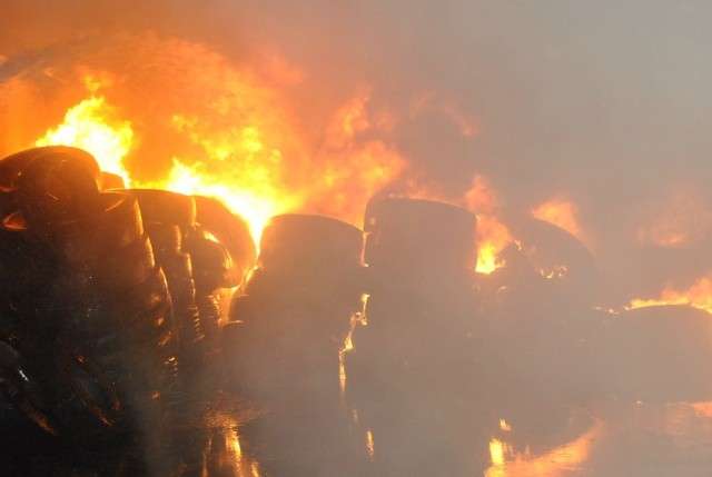 Inc&ecirc;ndio destr&oacute;i barrac&atilde;o da Prefeitura de Dourados