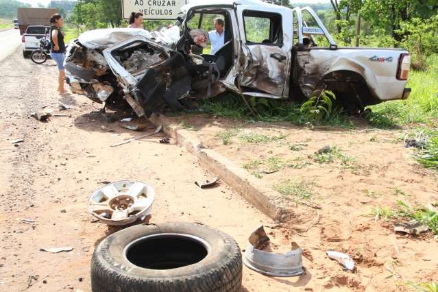 Morre uma das vítimas  da colisão entre caminhonetes na BR-262