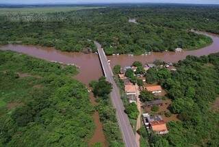 A cheia no Rio Miranda está em 7,37 metros, a situação é bastante preocupante, segundo balanço da Defesa Civil (Foto: Arquivo)