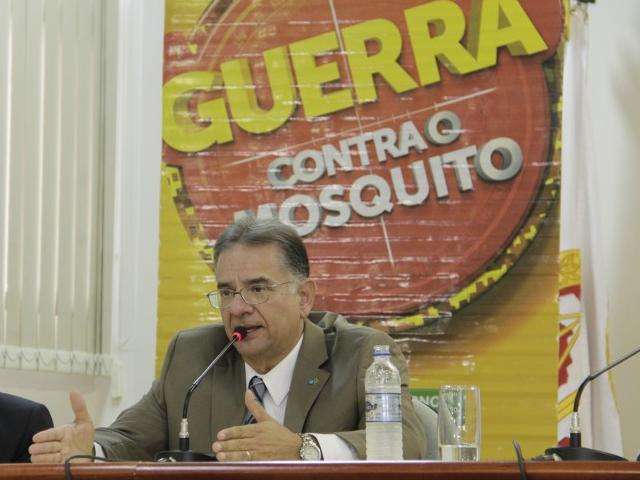 &quot;Fumac&ecirc; &eacute; s&oacute; 3% do problema&quot;, diz secret&aacute;rio sobre combate a mosquito
