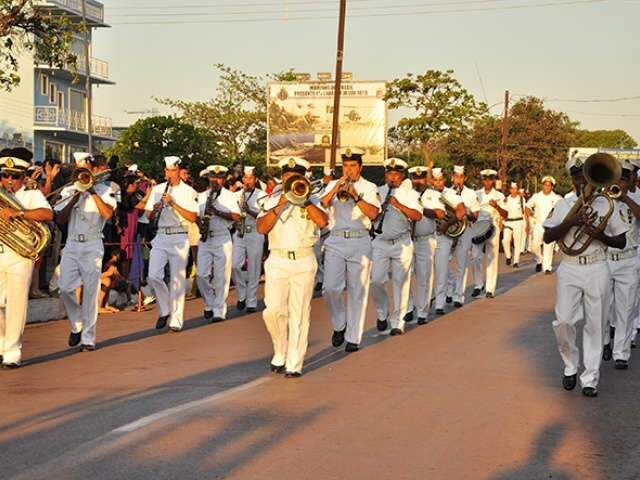  Desfile c&iacute;vico-militar marca comemora&ccedil;&atilde;o de 233 anos de Lad&aacute;rio