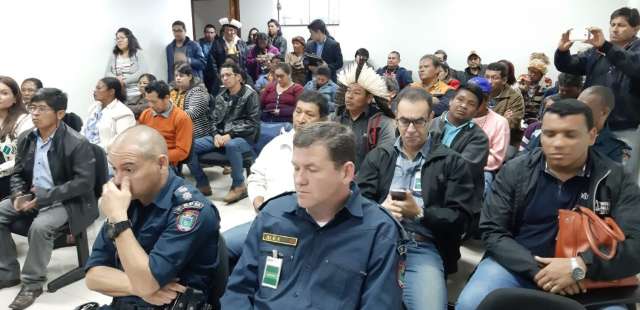 Contra viol&ecirc;ncia, Estado vai levar pol&iacute;cia e esporte para aldeias