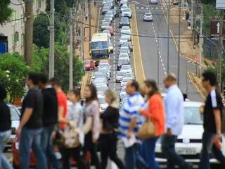 Candidatos chegam cedo para prova do 1&ordm; concurso da Assembleia