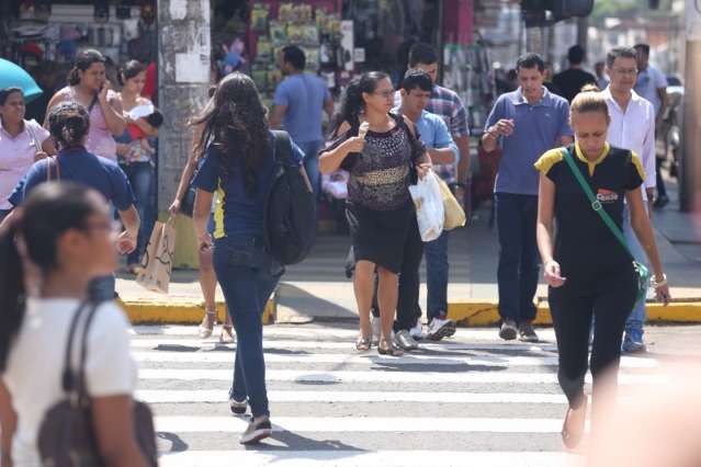 Com&eacute;rcio deve contratar 10 mil tempor&aacute;rios para o fim do ano em MS