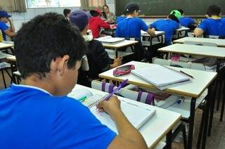 Professores da Rede Municipal de Dourados que fizeram greve em julho começaram nesta semana a repor aulas (Foto: Eliel Oliveira)