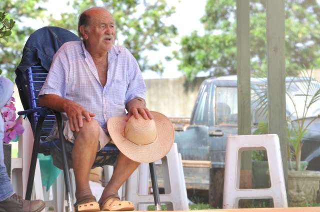 Chuva castiga bairros e moradores precisam viver com o improviso