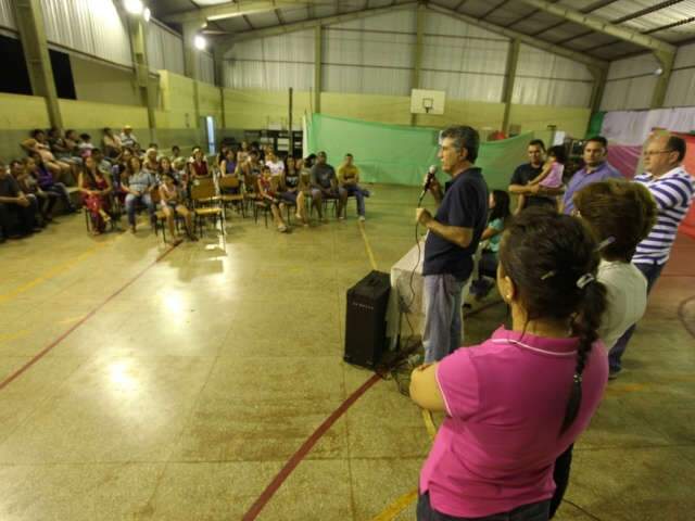 Murilo manda acelerar obras em escola onde alunos estudam em quadra de esporte