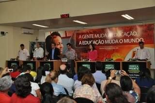 Candidatos aproveitam debate para apresentar propostas voltadas à educação na Fetems (Foto: Marcelo Calazans)