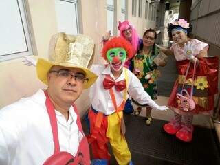 Grupo também conta com o palhaço Pipoca e as bonecas Lila e Rosinha. (Foto: Arquivo Pessoal)