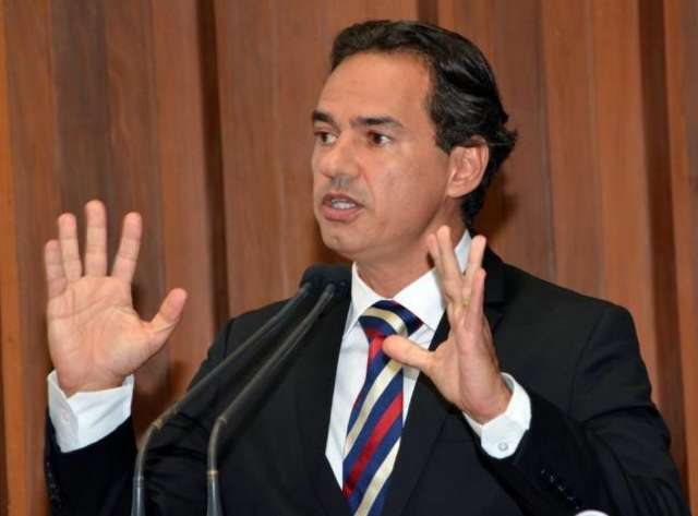 Deputados esperam an&aacute;lise de comiss&otilde;es para avaliar projeto do TCE