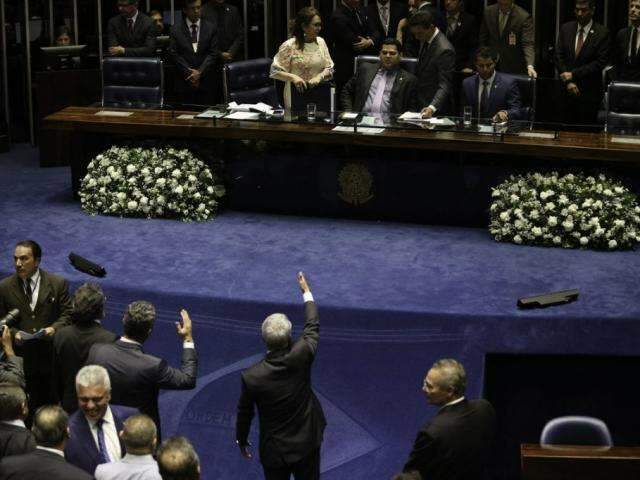 Sess&atilde;o do Senado &eacute; suspensa e escolha do presidente fica para amanh&atilde;