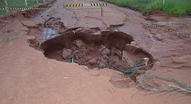 Estragos causados pelas chuvas em estradas e pontes chegam a R$ 7 mi 