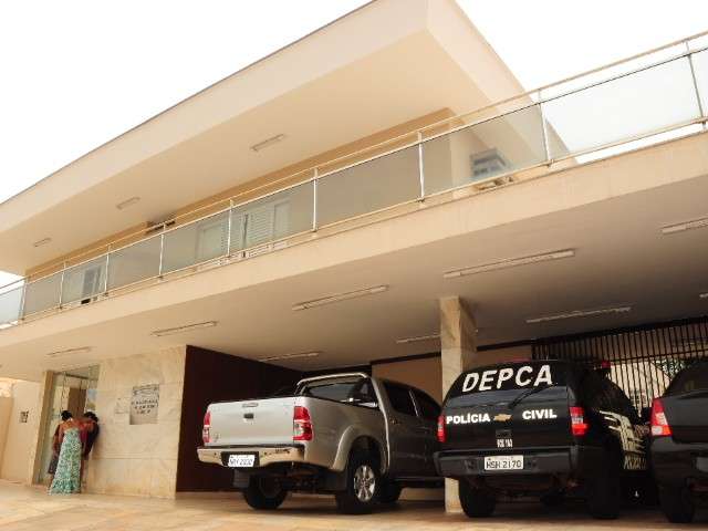 Mulher &eacute; presa depois de abandonar filho rec&eacute;m-nascido no HR