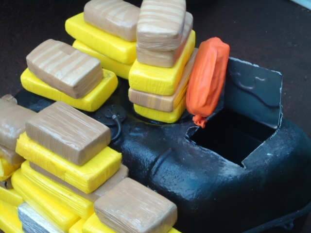  PRF flagra coca&iacute;na, haxixe e pasta base em tanque de ve&iacute;culo