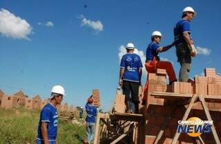 Construção civil gerou 2.111 vagas de emprego em 2016. (Foto: Simão Nogueira)