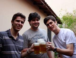 Fernando, Leonardo e Marco Antonio, da Cervejaria &quot;Triumvirat&quot;. 