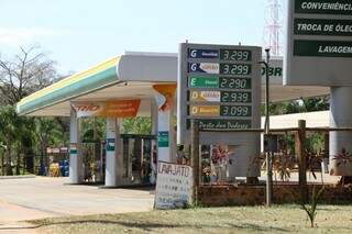 Preço da gasolina chega a R$ 3,29 na região sul da Capital (Foto: Fernando Antunes)