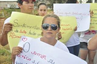 Mãe de uma das vítimas vai entrar na Justiça contra Executivo (Foto: João Garrigó)