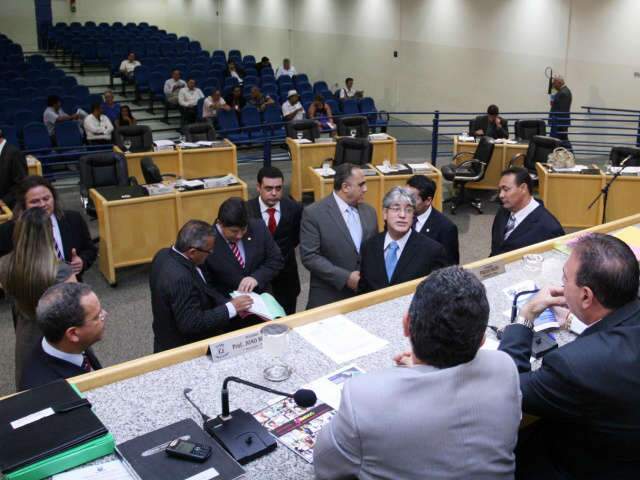  Vereadores entregam t&iacute;tulos de cidad&atilde;o campo-grandense e medalhas nesta quinta