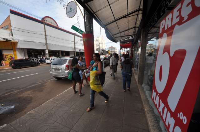 Bancos n&atilde;o abrem quarta e lojas do centro e shoppings fecham mais cedo 