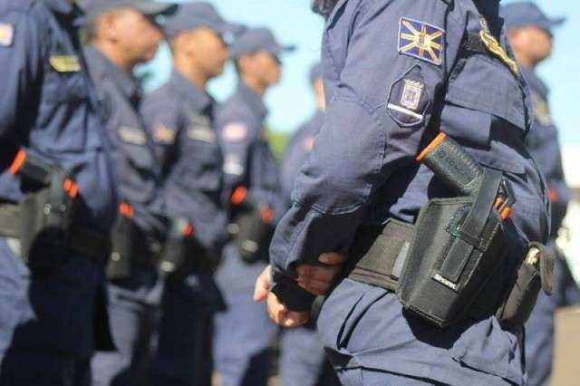 Ap&oacute;s confus&atilde;o na 6&ordf;, comandante da PM pede troca de uniforme da Guarda