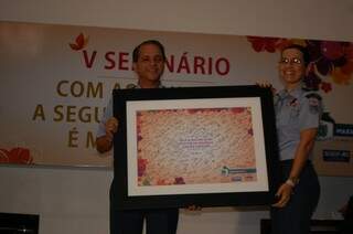 Comandante recebeu homenagem pela luta a favor da mulher na instituição. Foto: Pedro Peralta