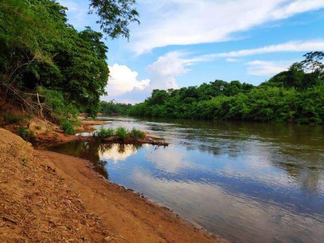 Menino de 4 anos morre no hospital ap&oacute;s se afogar no rio Aquidauana 