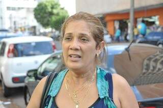 Motorista ocupa vaga exclusiva sem qualquer punição em Campo Grande Motorista ocupa vaga exclusiva sem qualquer punição em Campo Grande