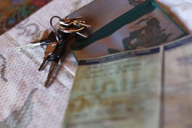 &quot;Achei que n&atilde;o sairia dali&quot;, diz mulher que teve carro levado por enxurrada