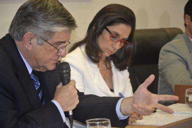 Justi&ccedil;a aceita den&uacute;ncia contra Adalberto Siufi por posse de arma