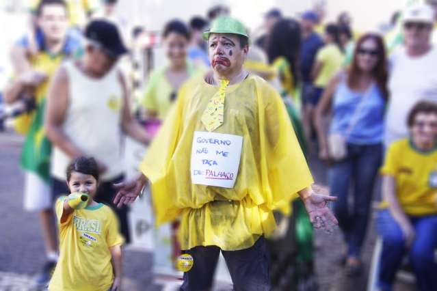 Da bandeira ao sorriso, confira as principais imagens do protesto