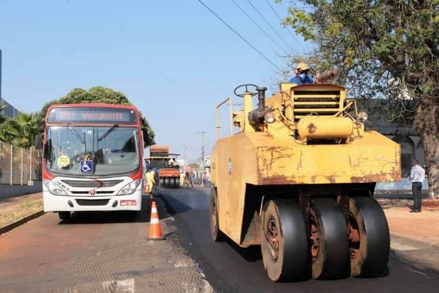 Ap&oacute;s drenagem, prefeitura come&ccedil;a a recapear primeiro trecho da Bandeirantes