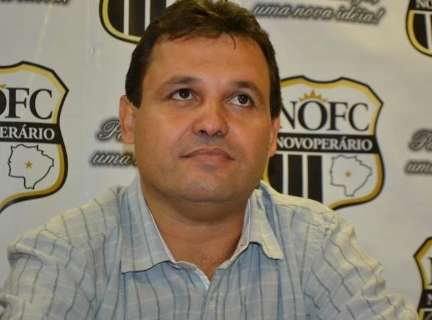 Com "clones" de Baloteli, Rincón e Neto, Novoperário apresenta time para 2014